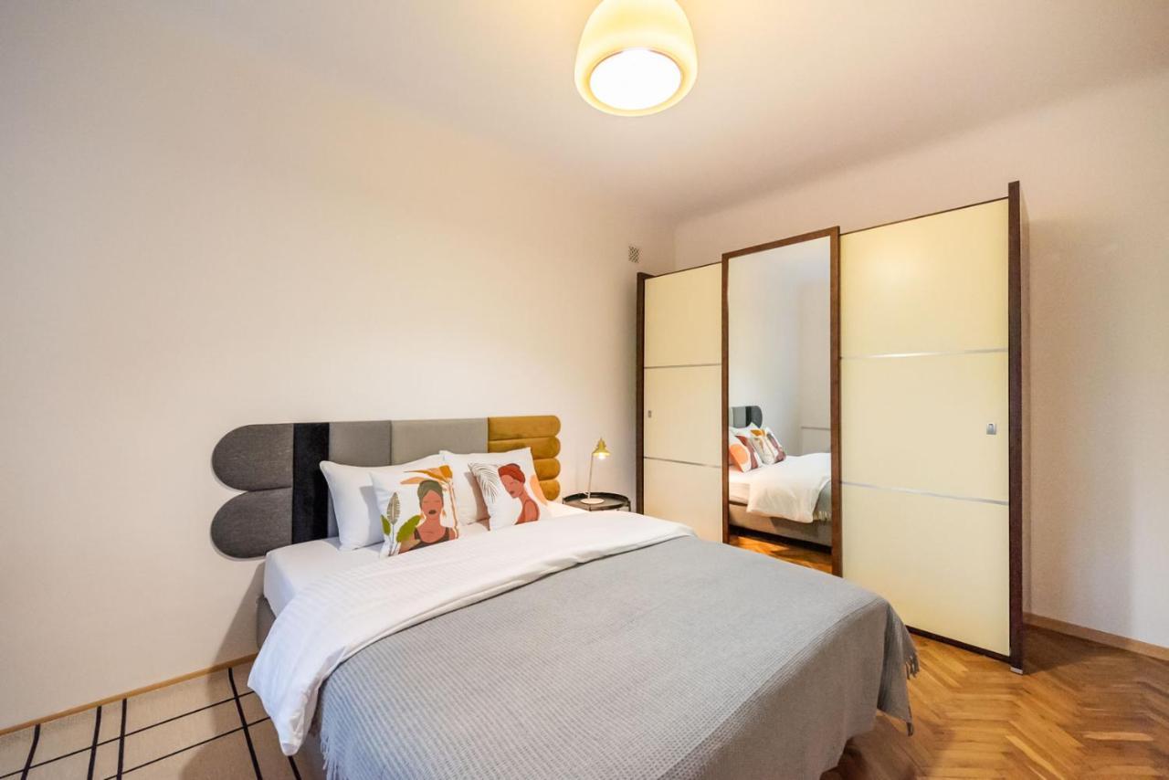 Metro Plac Wilsona Etno Apartment