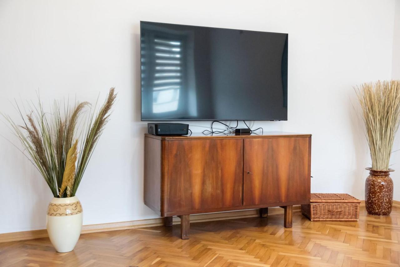 Metro Plac Wilsona Etno Apartment Warsaw